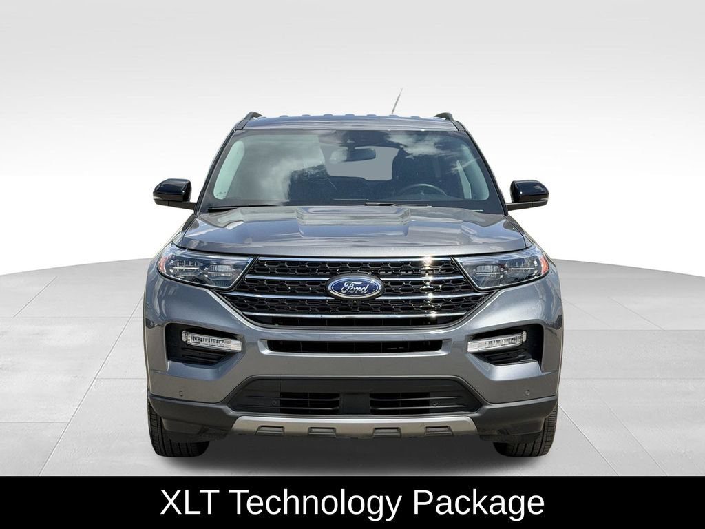 Used 2024 Ford Explorer XLT w/ Equipment Group 202A AWD/4WD image 3