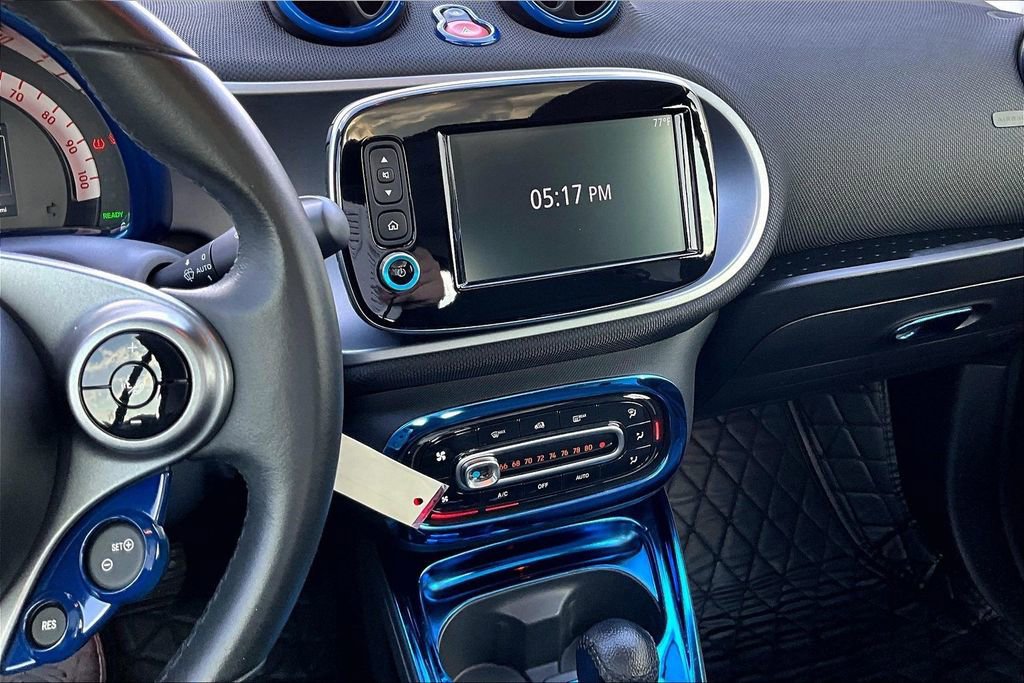 Used 2018 smart fortwo electric drive image 6