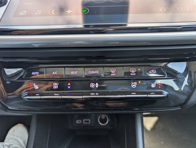 Used 2023 Chevrolet Bolt EUV LT w/ Comfort Package image 24