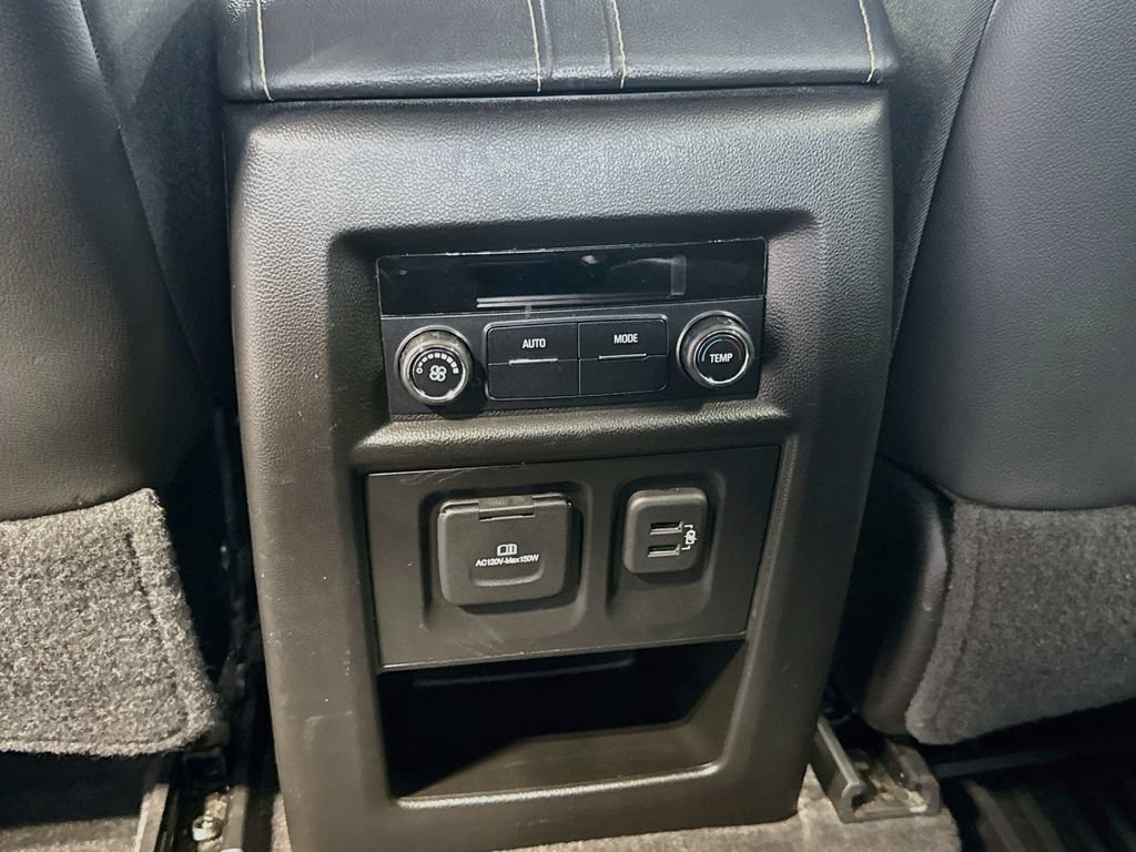 Used 2019 Chevrolet Traverse RS AWD/4WD image 28