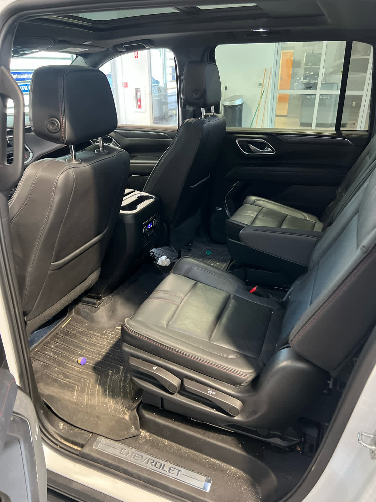 Certified 2023 Chevrolet Suburban RST w/ Luxury Package AWD/4WD image 11