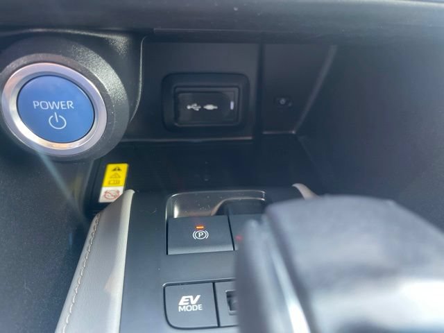 Used 2022 Toyota Venza LE AWD/4WD image 23