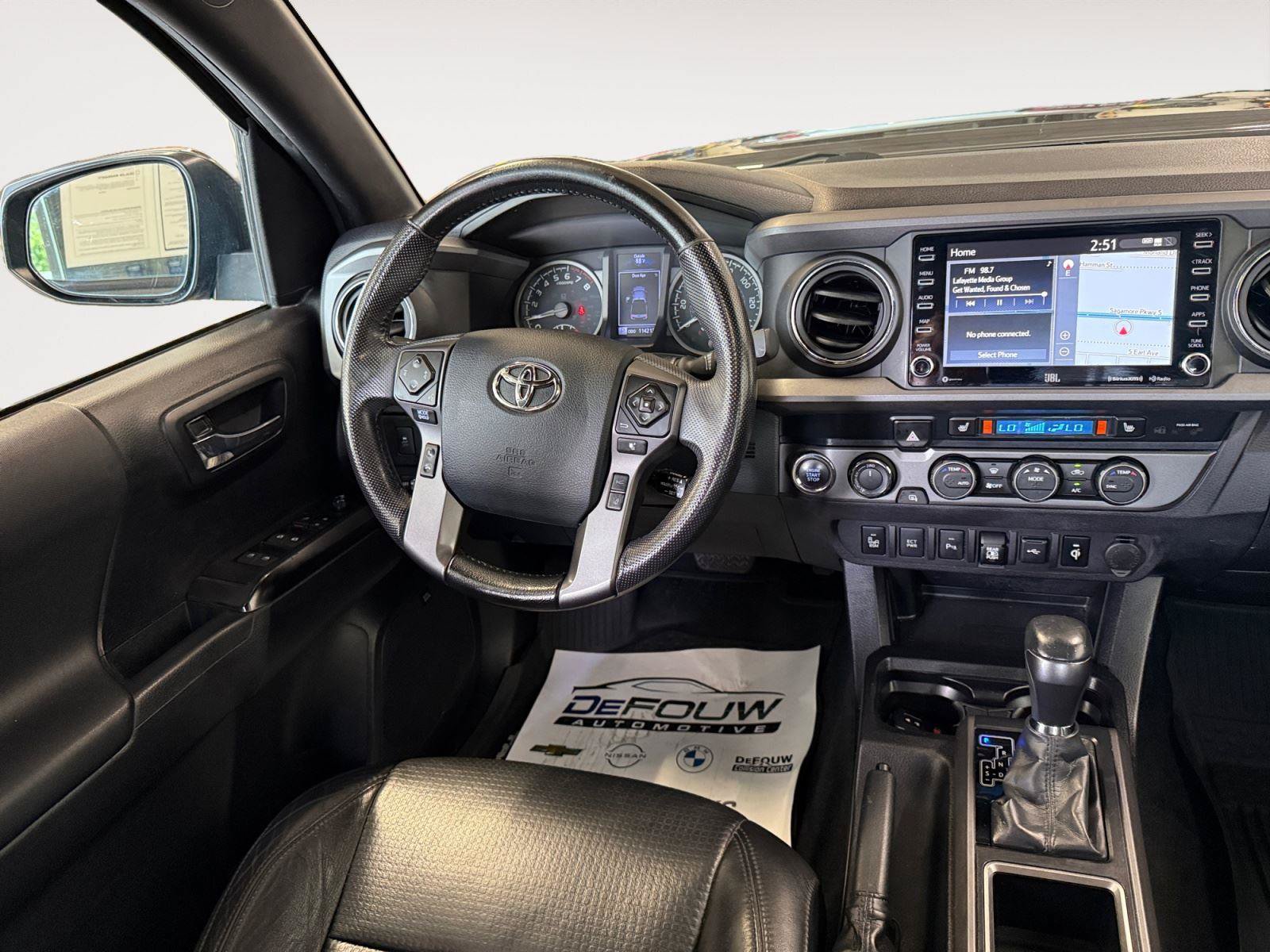 Used 2020 Toyota Tacoma TRD Off-Road w/ TRD Premium Off Road Package AWD/4WD image 11