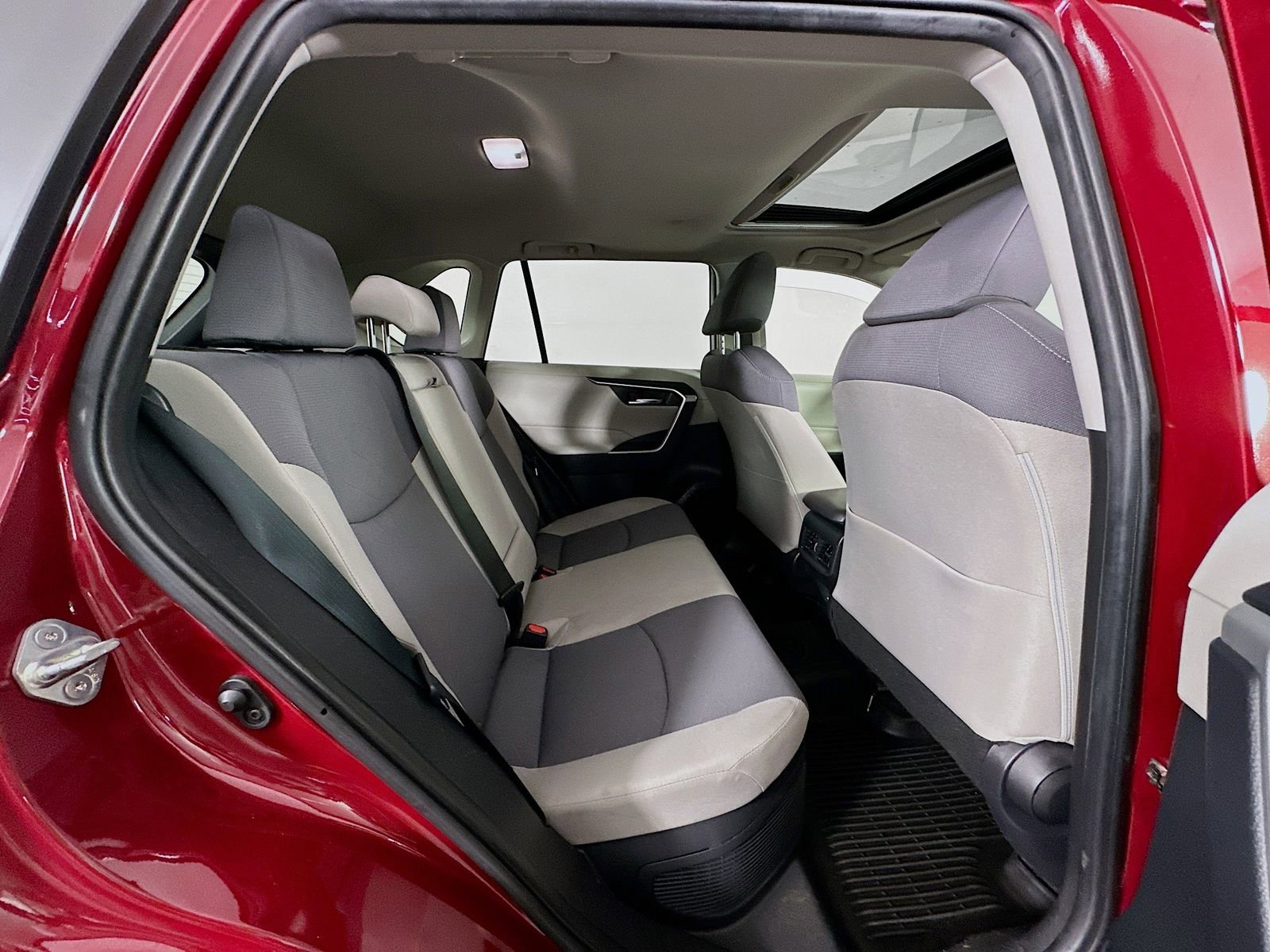 Used 2024 Toyota RAV4 XLE w/ Convenience Package image 29