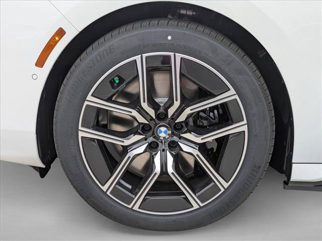 New 2026 BMW i7 M70 w/ Executive Package AWD/4WD image 10