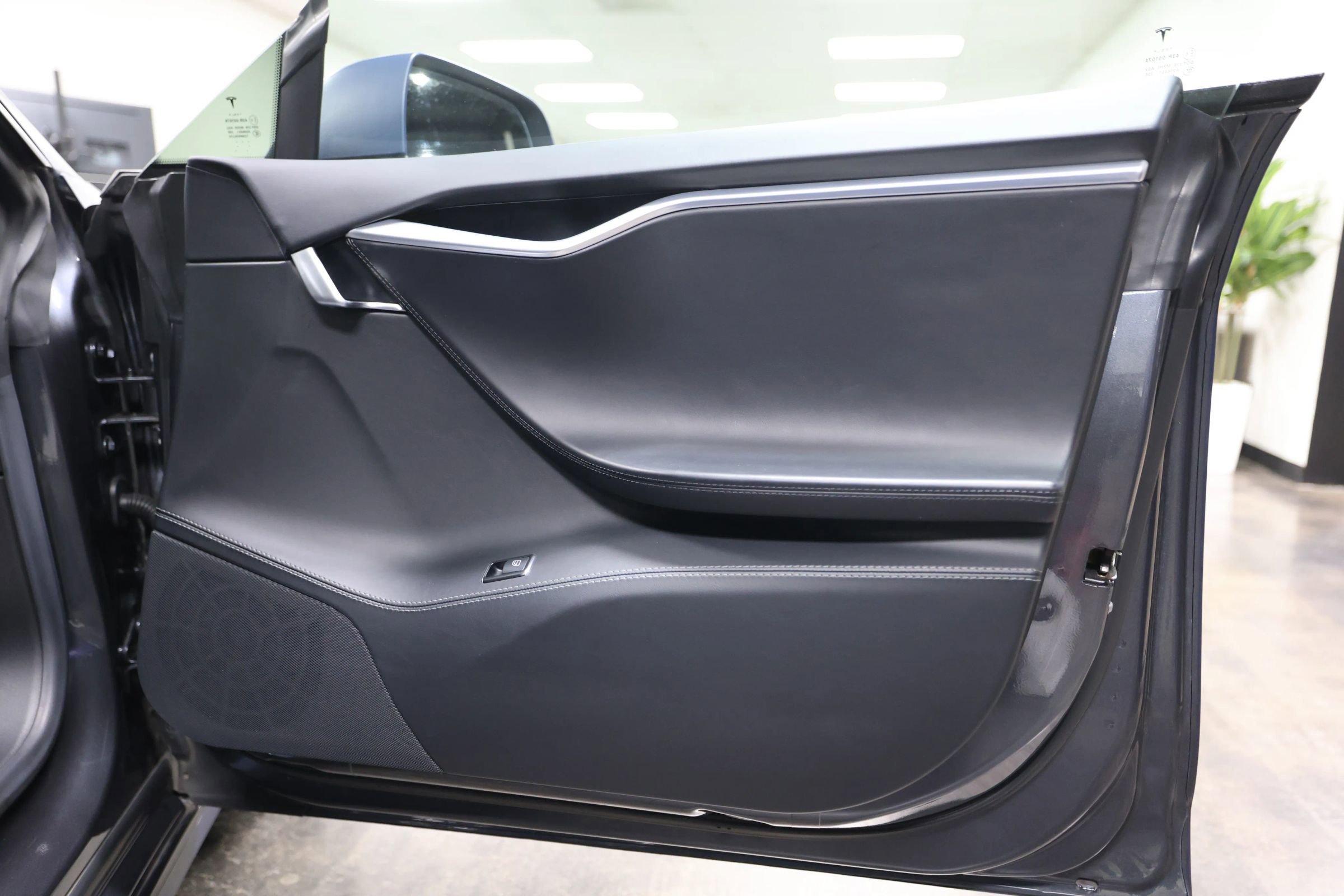 Used 2017 Tesla Model S 90D image 31