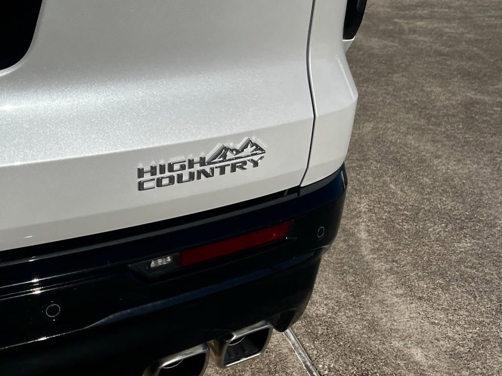 Used 2025 Chevrolet Traverse High Country image 25