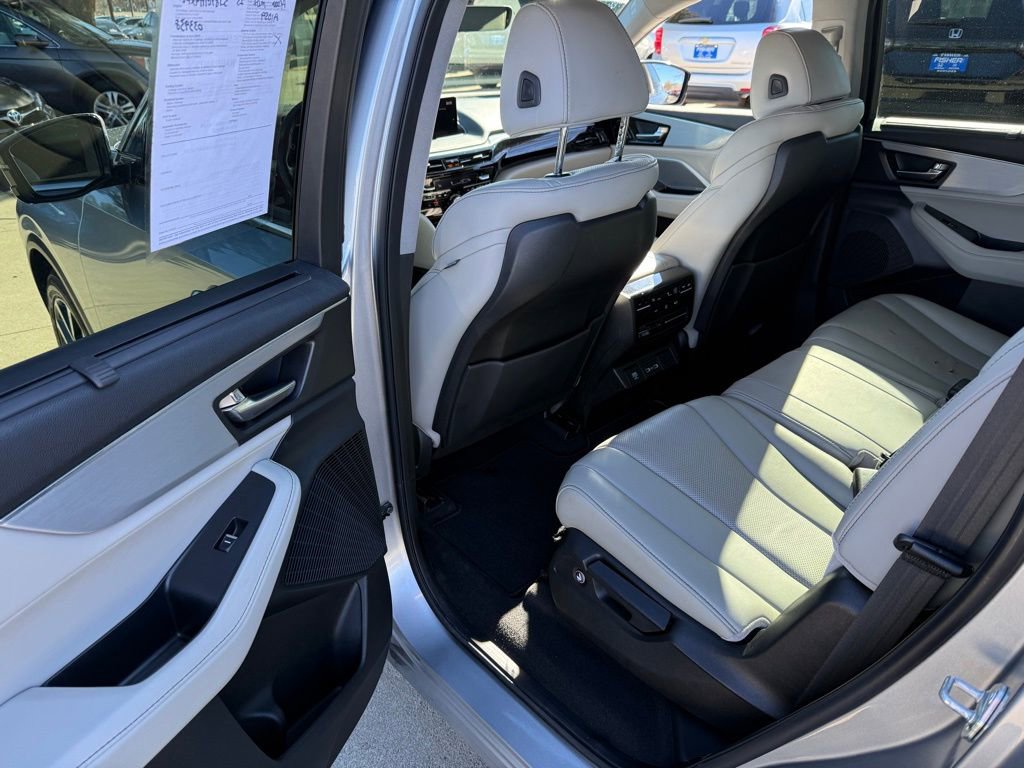 Used 2023 Acura MDX SH-AWD w/ Technology Package image 14