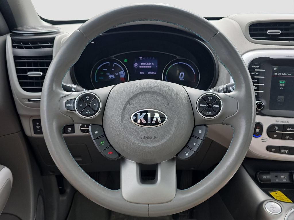 Used 2017 Kia Soul EV + w/ Sun & Fun Package FWD image 9