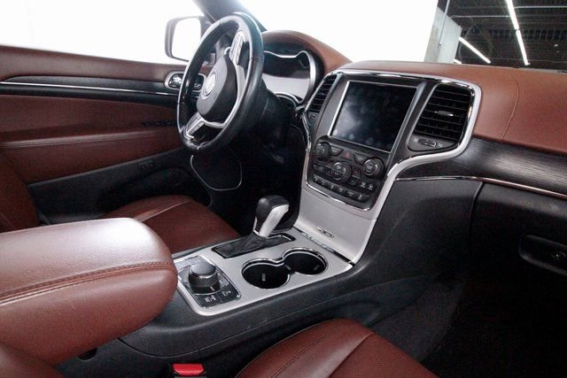 Used 2018 Jeep Grand Cherokee Summit w/ Platinum Series Group image 26