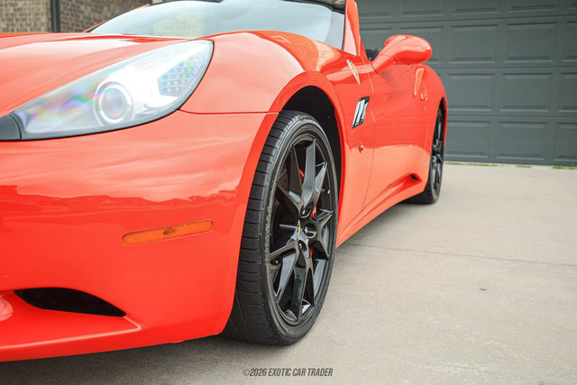 Used 2012 Ferrari California RWD image 59
