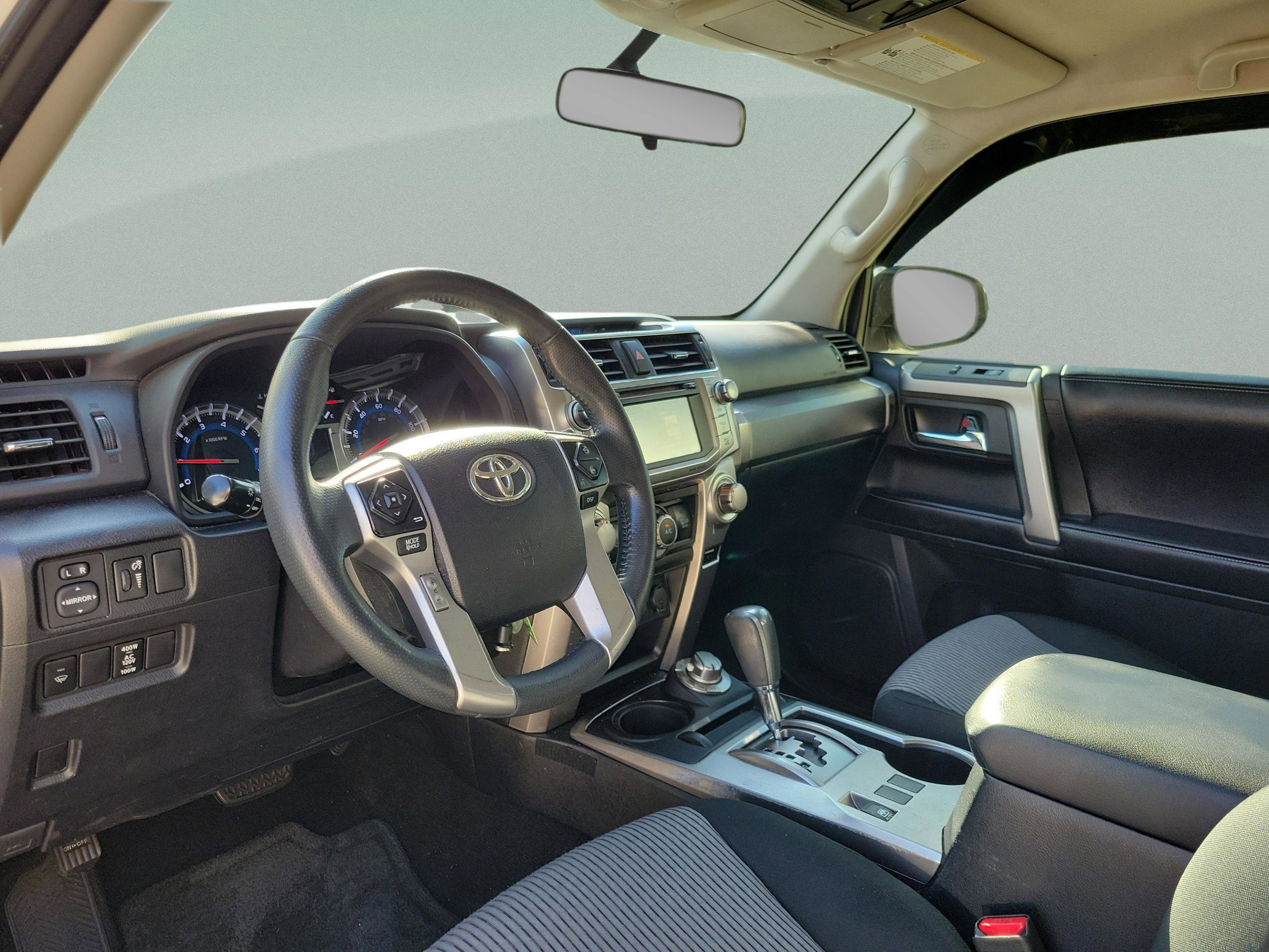 Used 2018 Toyota 4Runner SR5 AWD/4WD image 26