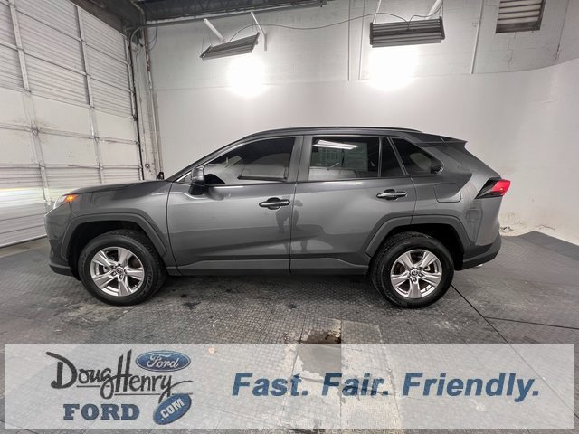 Used 2022 Toyota RAV4 XLE image 4