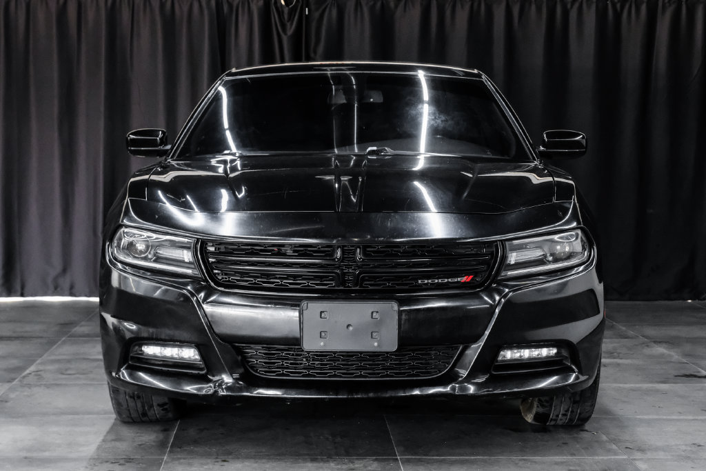 Used 2019 Dodge Charger SXT w/ Blacktop Package AWD/4WD image 5