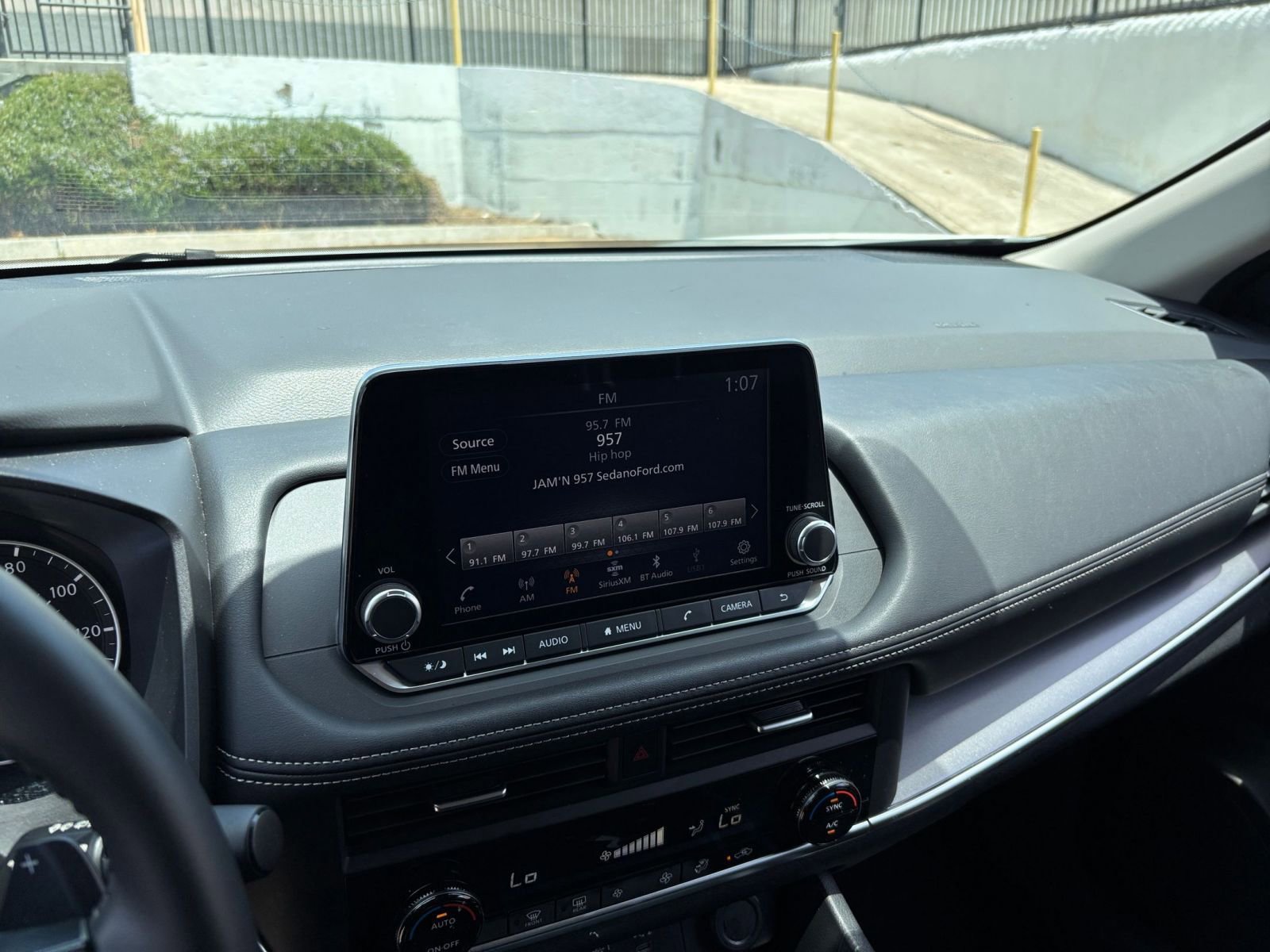 Used 2025 Nissan Rogue SV FWD image 20