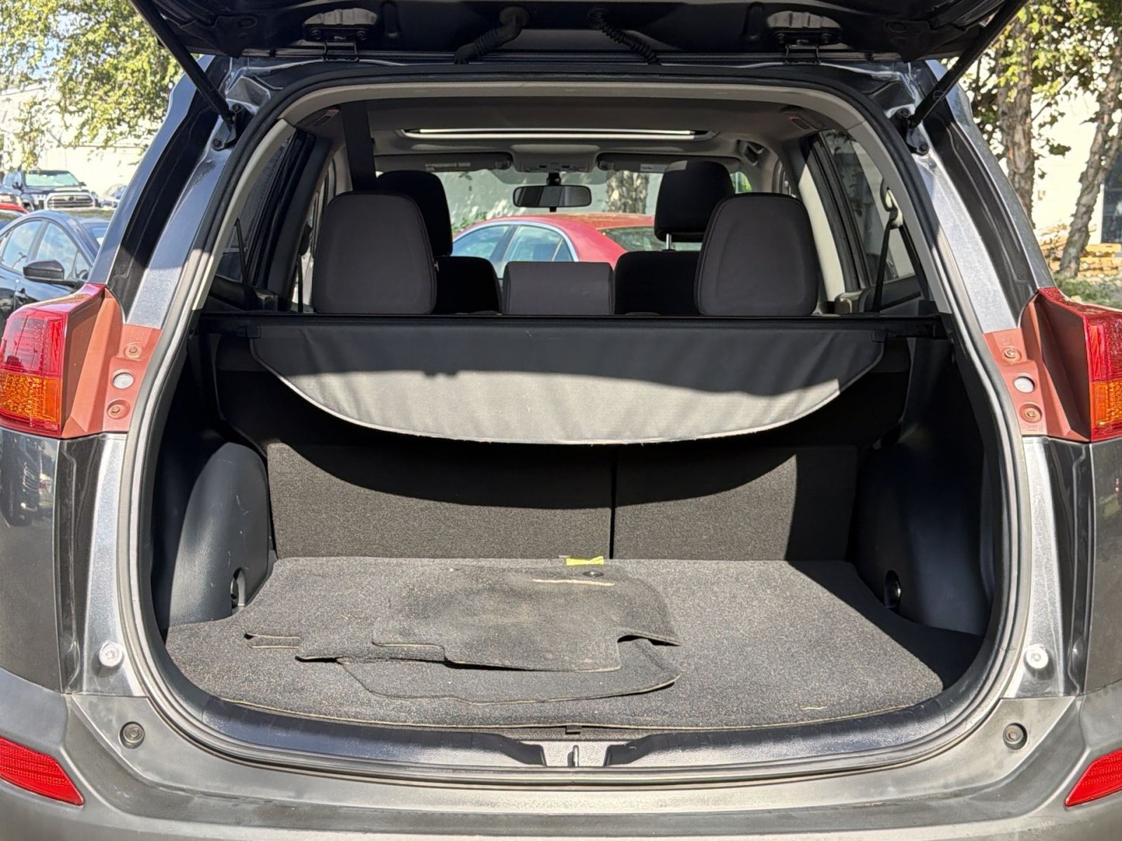 Used 2015 Toyota RAV4 XLE AWD/4WD image 27