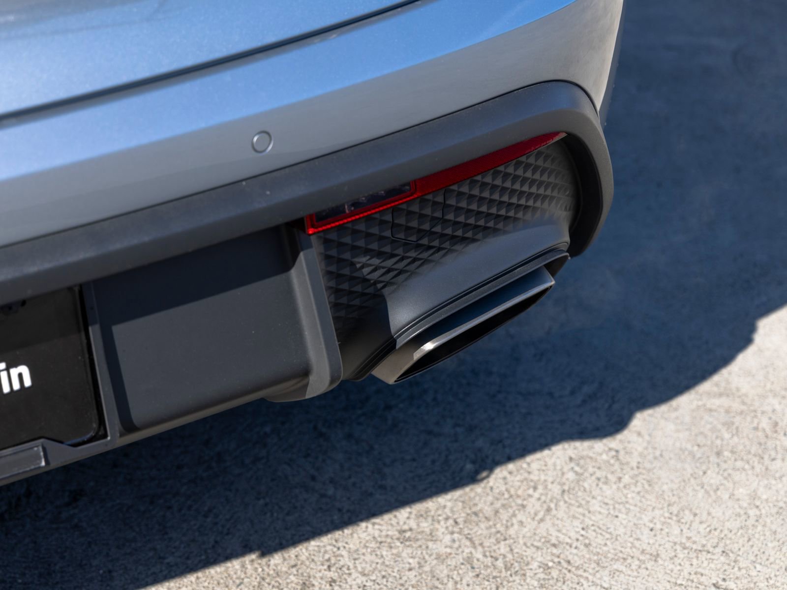 Certified 2025 Porsche Macan AWD/4WD image 20