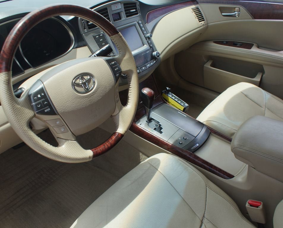 Used 2011 Toyota Avalon Limited FWD image 11