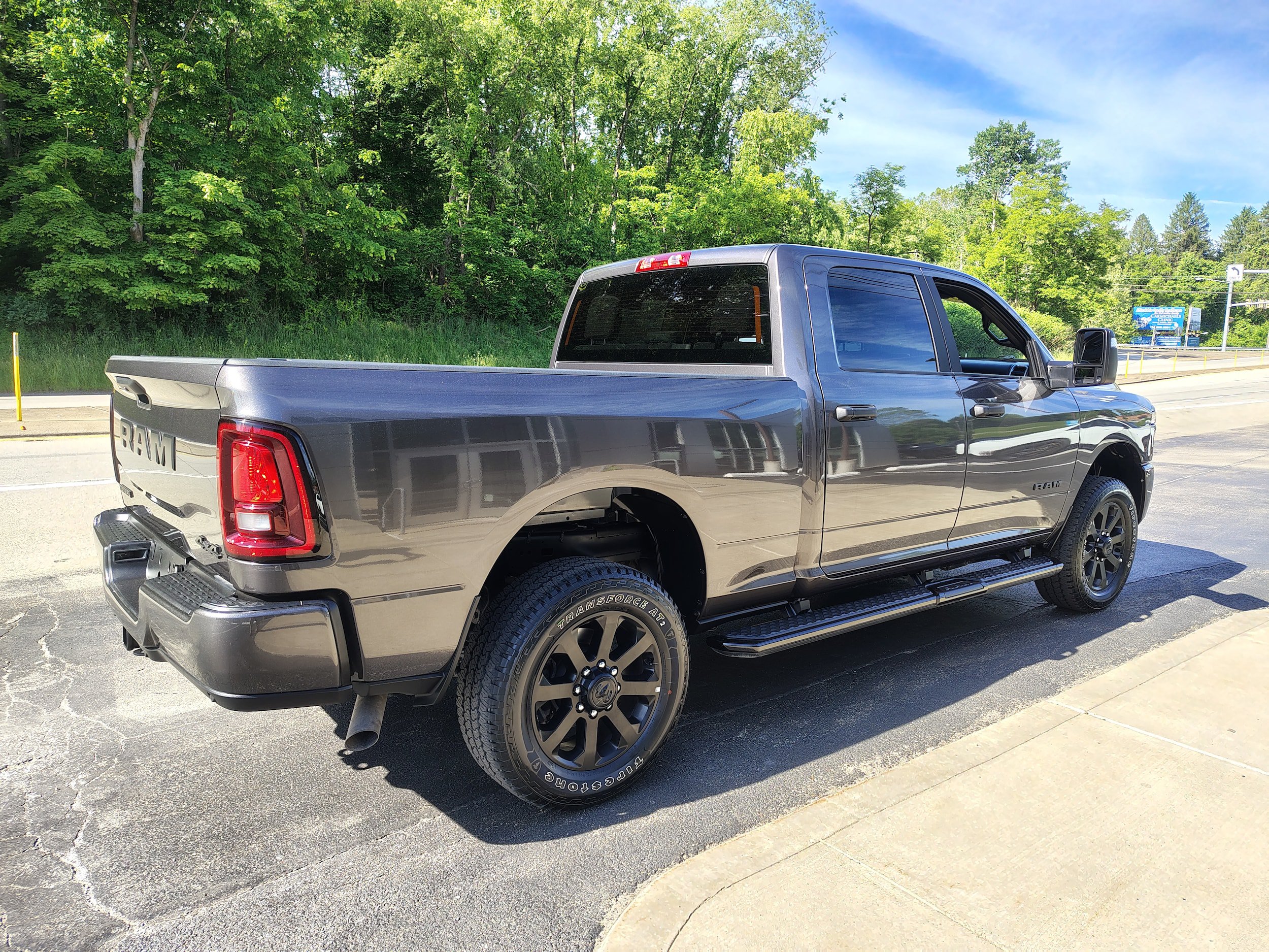 Certified 2025 RAM 2500 Big Horn AWD/4WD image 9