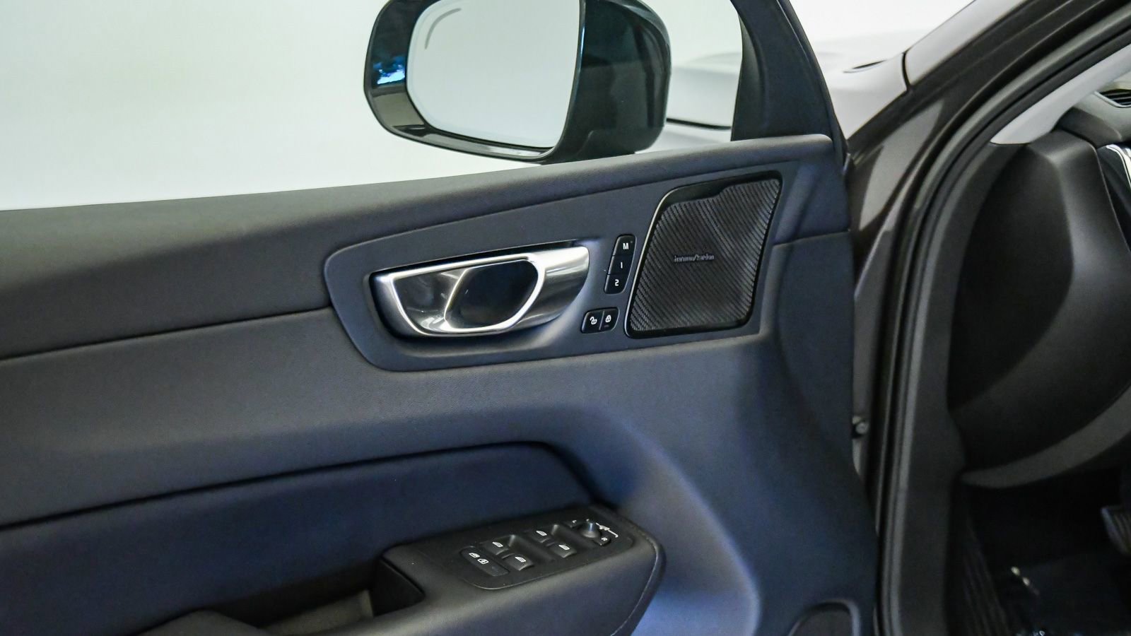 Certified 2023 Volvo XC60 B5 Plus w/ Climate Package AWD/4WD image 24