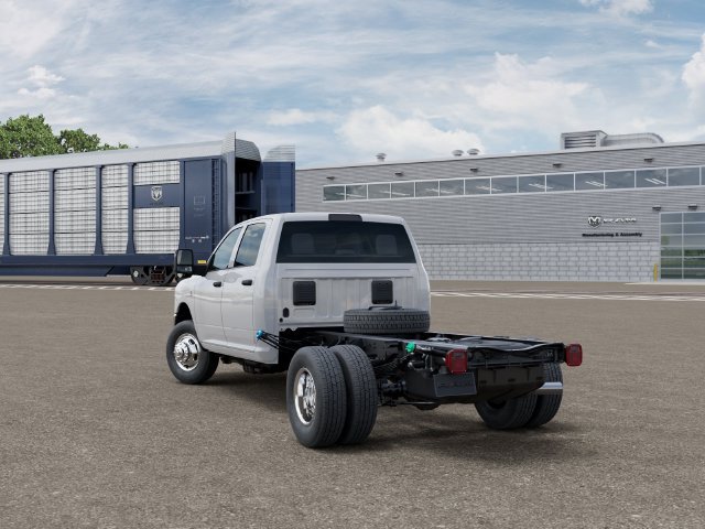 New 2026 RAM 3500 Tradesman w/ Chrome Appearance Group A AWD/4WD image 4