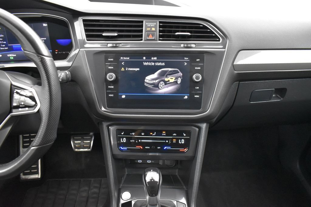 Used 2022 Volkswagen Tiguan SE R-Line AWD/4WD image 17
