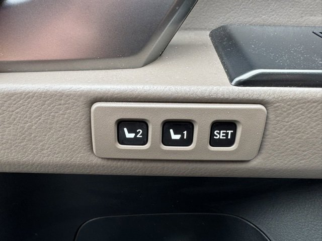 Used 2023 Lexus GX 460 Premium image 16