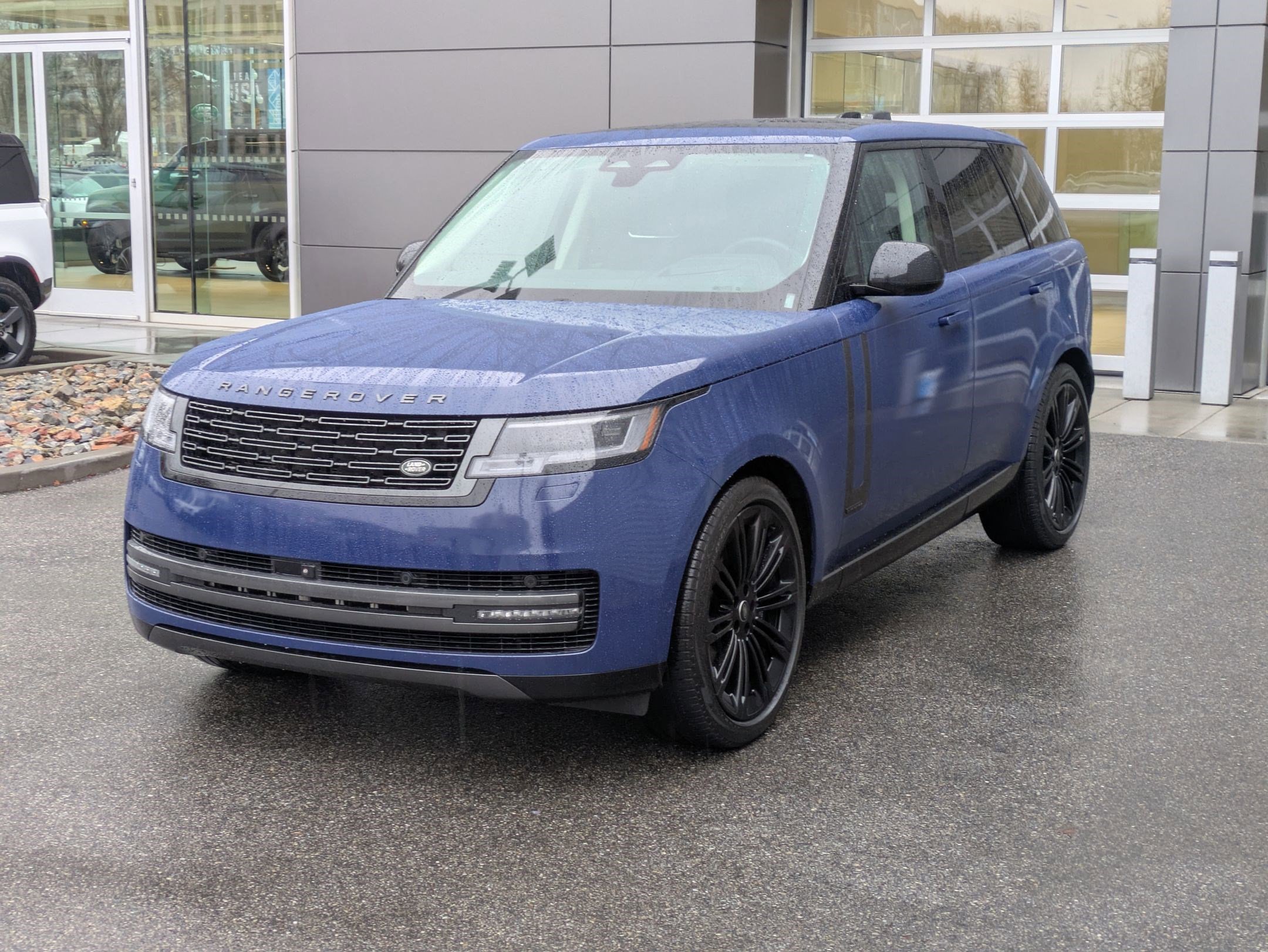 Used 2024 Land Rover Range Rover Autobiography image 8