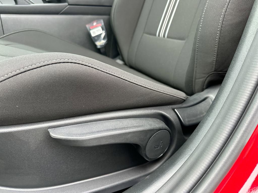 Used 2025 Hyundai Elantra Sport image 31