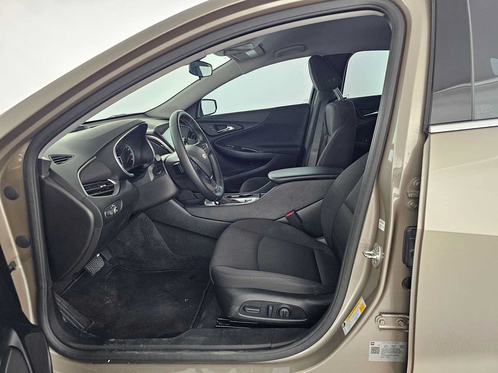 Used 2025 Chevrolet Malibu RS FWD image 20