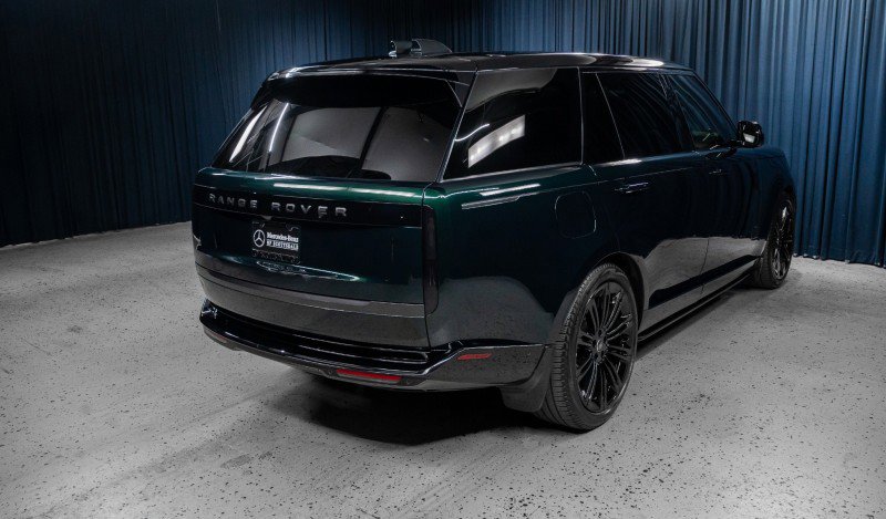 Used 2024 Land Rover Range Rover Long Wheelbase SE image 4