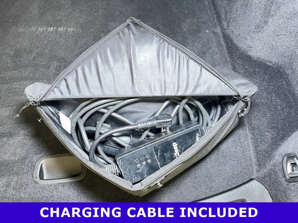 Used 2022 Jeep Grand Cherokee Trailhawk w/ Luxury Tech Group III image 21