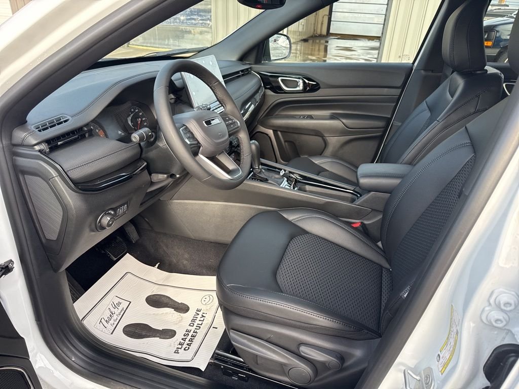 New 2026 Jeep Compass Latitude AWD/4WD image 13