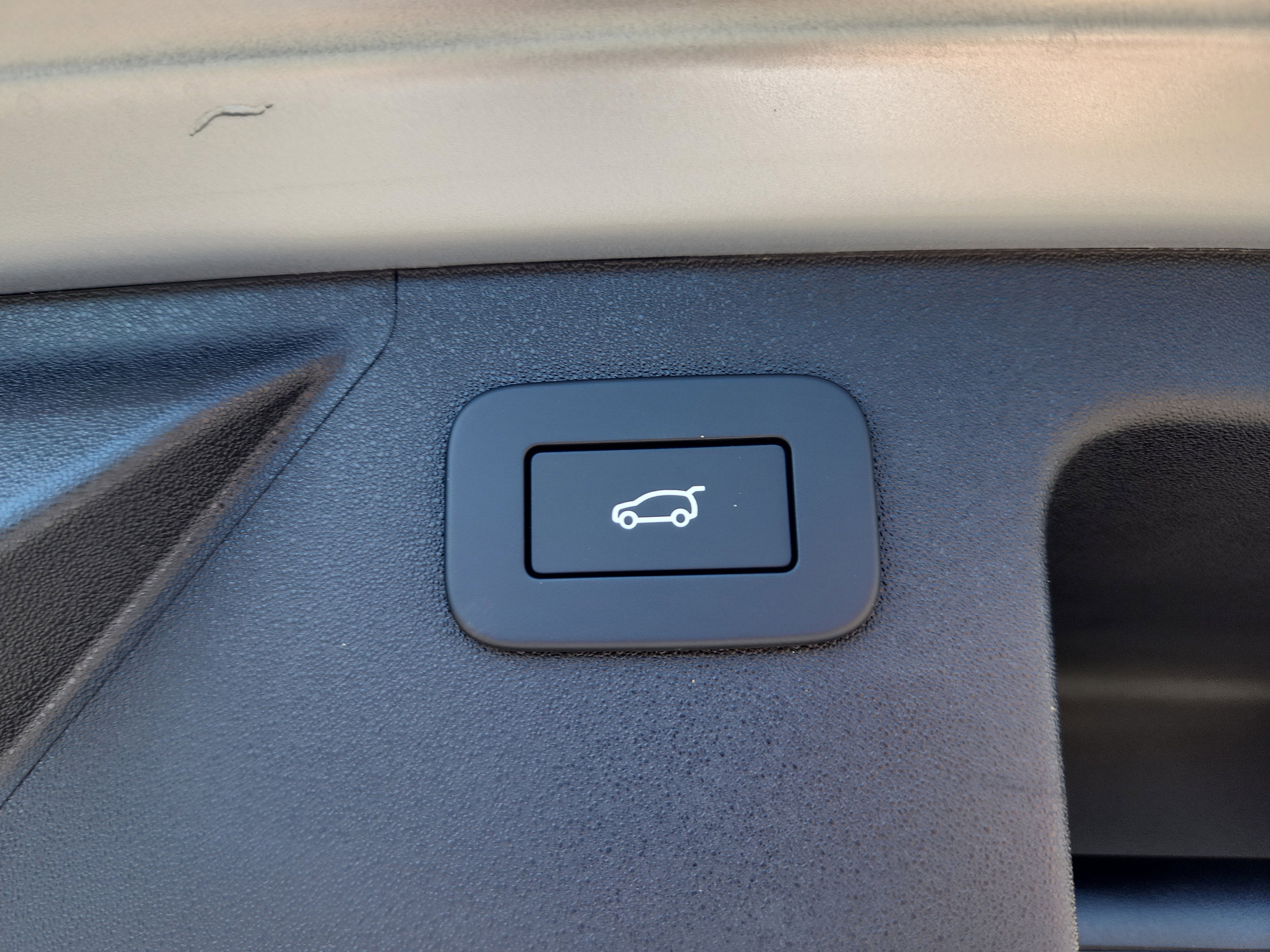 Certified 2025 Land Rover Discovery Sport S image 14