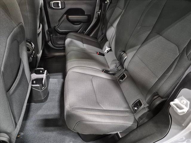 Used 2022 Jeep Gladiator Sport AWD/4WD image 19