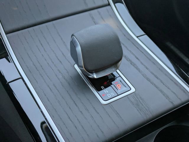 Used 2026 Land Rover Range Rover Velar Dynamic SE image 9