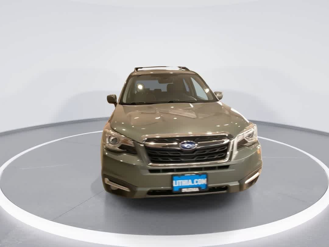 Used 2017 Subaru Forester 2.5i Limited AWD/4WD image 3