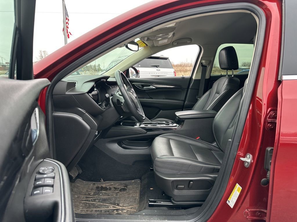 Used 2023 Buick Envision Essence image 9