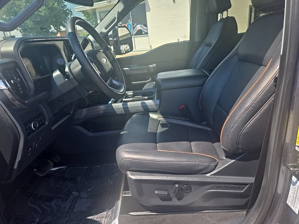Used 2026 Ford F350 Lariat w/ Black Appearance Package AWD/4WD image 13