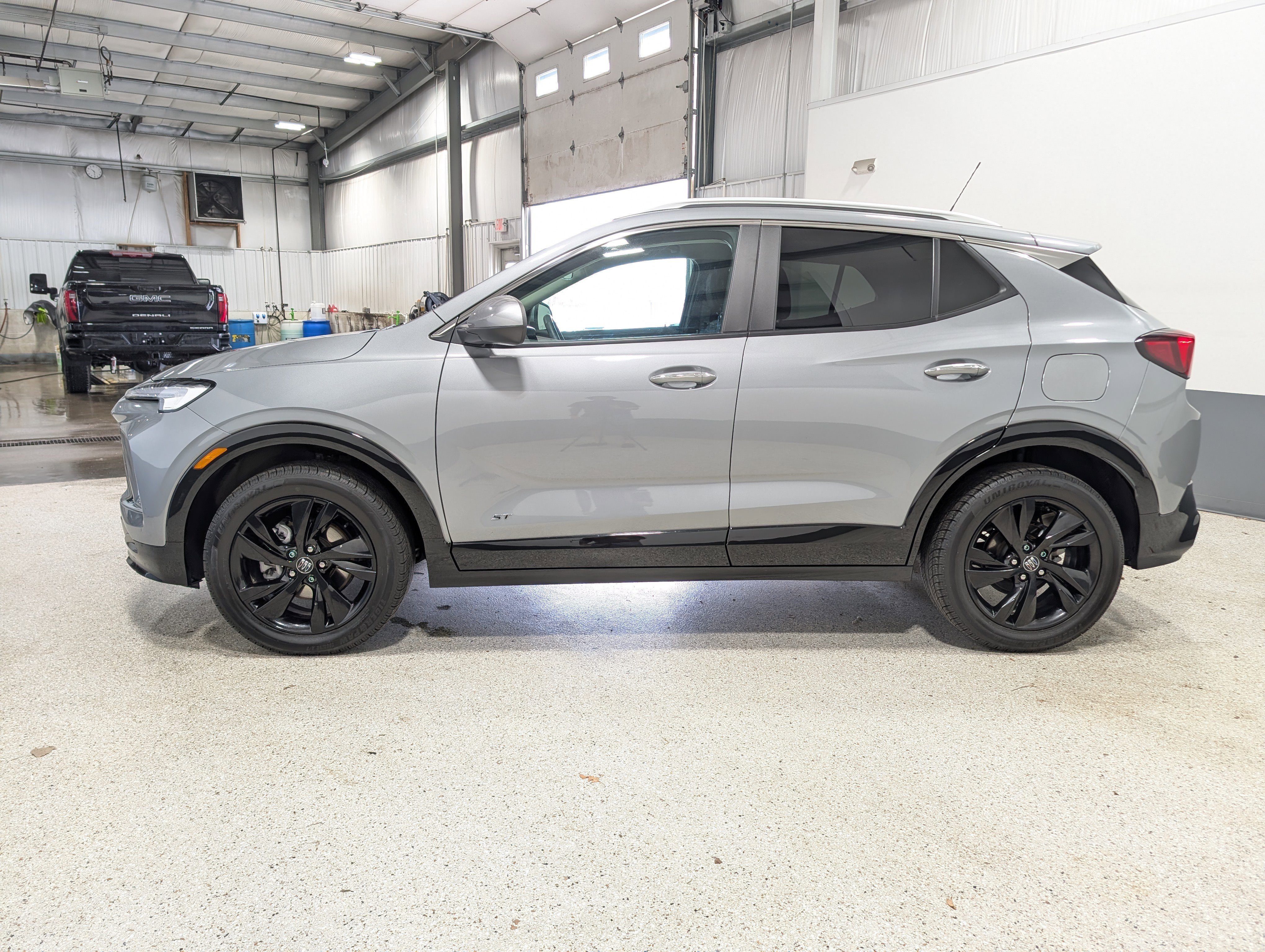Used 2025 Buick Encore GX Sport Touring w/ Comfort Package AWD/4WD image 6