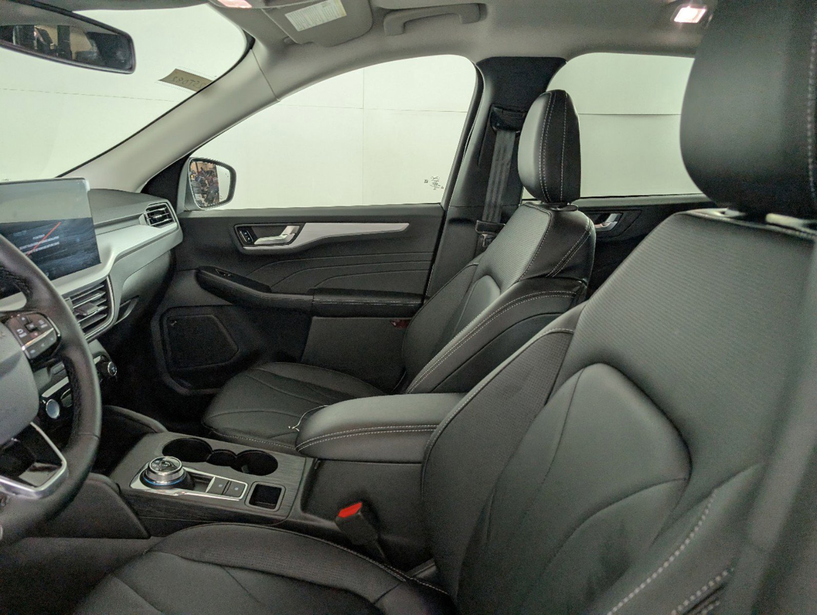 New 2025 Ford Escape SE w/ PHEV Premium Package image 11
