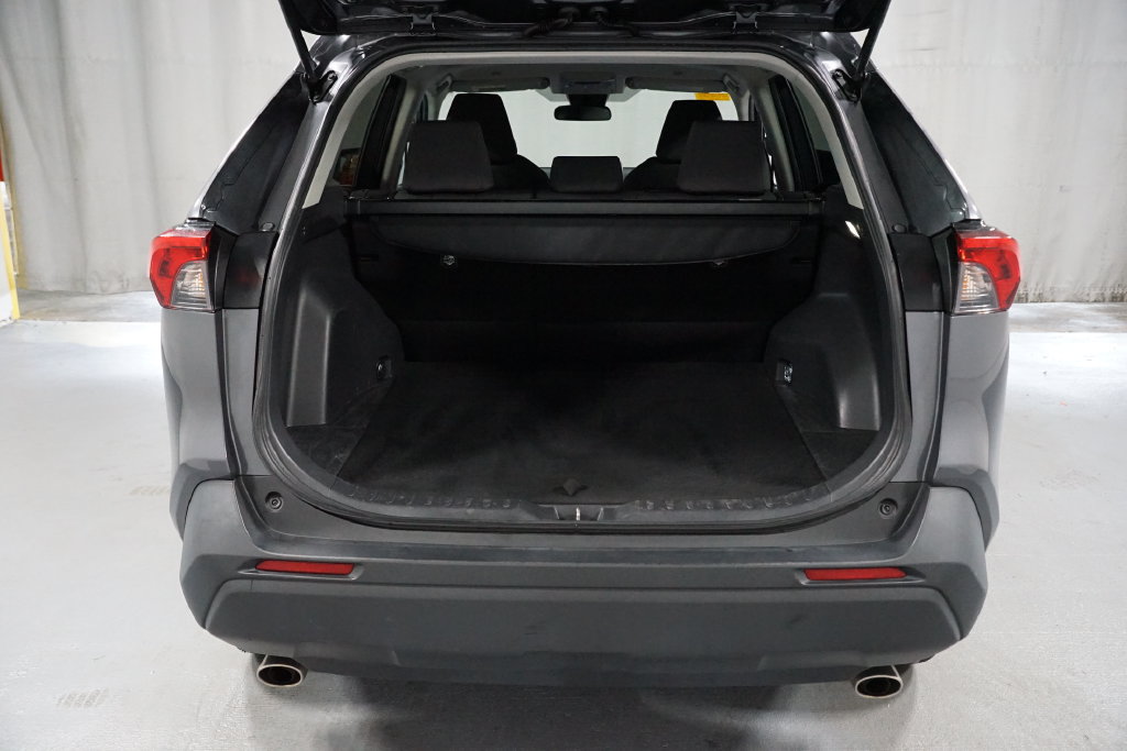 Certified 2024 Toyota RAV4 XLE FWD image 34