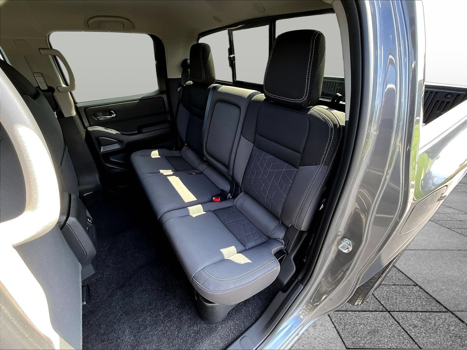 Certified 2025 Nissan Frontier SV w/ SV Convenience Package AWD/4WD image 26