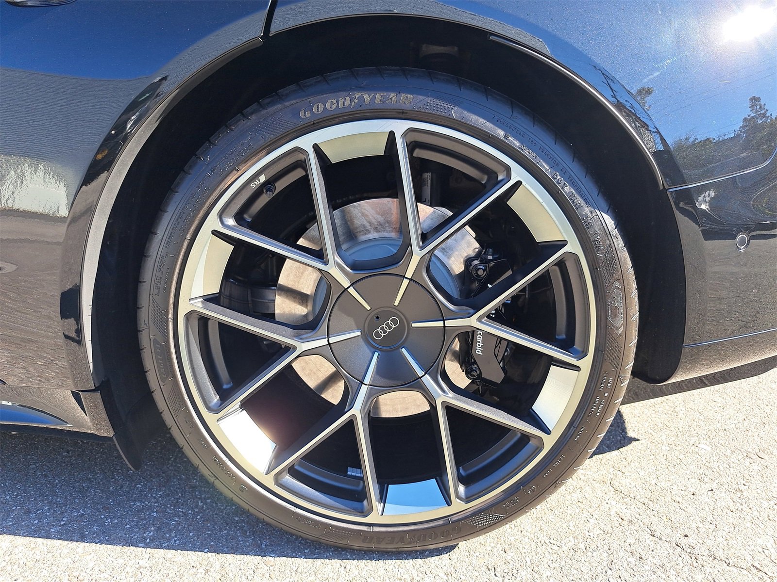 Used 2025 Audi RS e-tron GT performance w/ 21" Wheel Package image 37