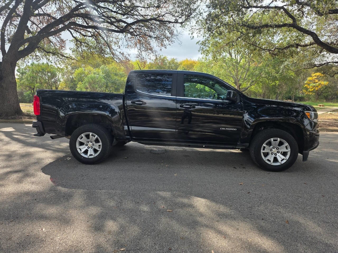Used 2018 Chevrolet Colorado LT image 3
