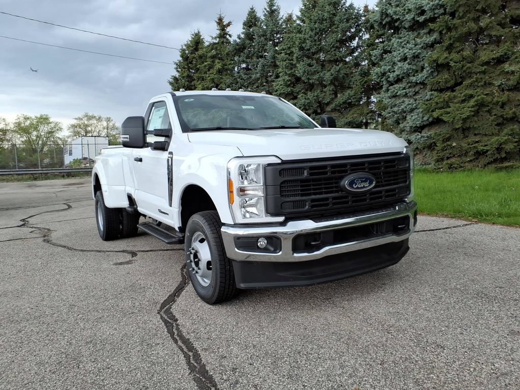 New 2026 Ford F350 XL w/ XL Chrome Package AWD/4WD video 3
