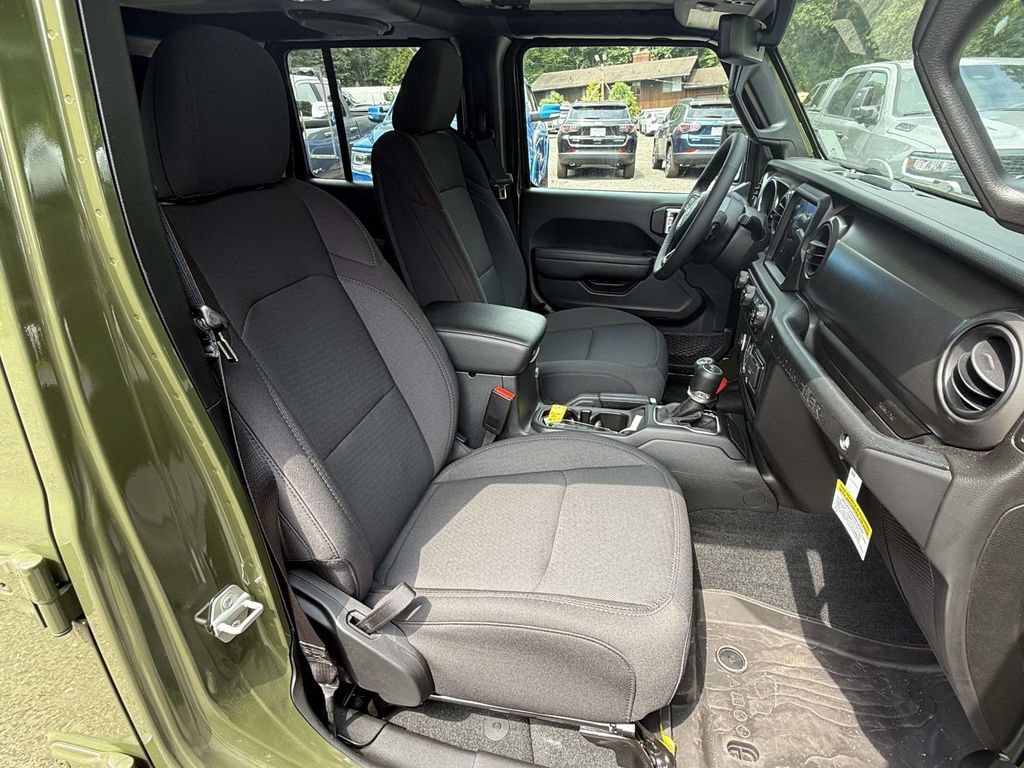 New 2023 Jeep Wrangler Unlimited w/ Cold Weather Group AWD/4WD image 9