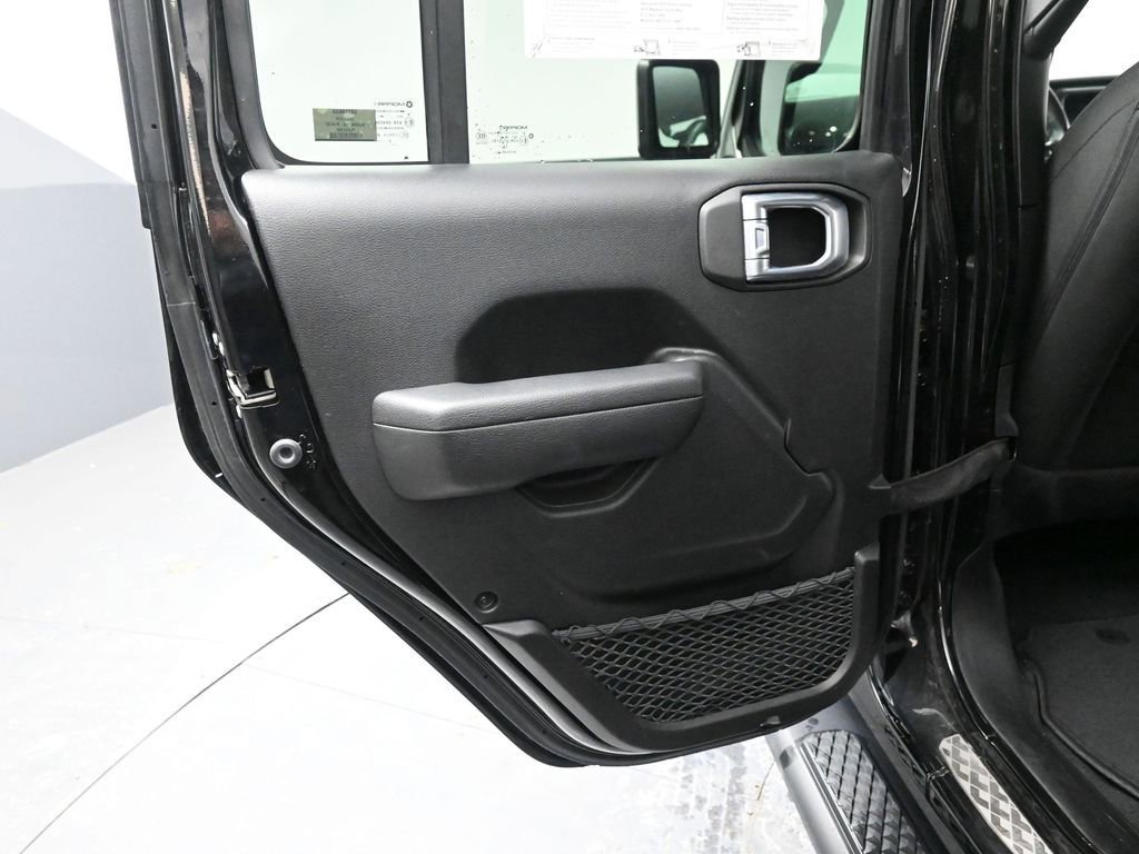 Used 2023 Jeep Gladiator Sport image 25