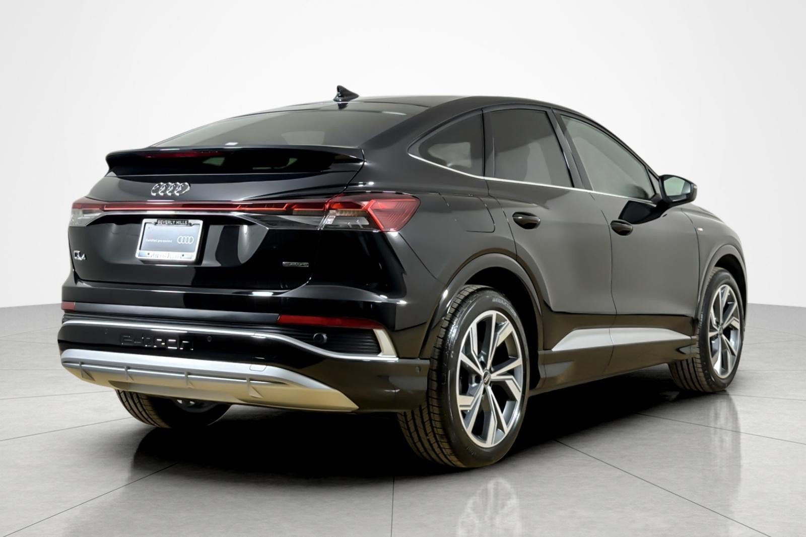 Certified 2024 Audi Q4 e-tron Premium Plus w/ Premium Plus AWD/4WD image 5