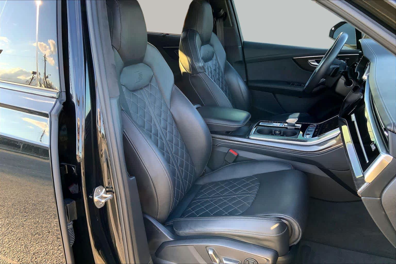 Used 2024 Audi SQ7 Prestige w/ S Sport Package AWD/4WD image 9